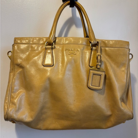 Prada Nappa Leather Gold-tone hardware bag‎ - 100% Authentic - Picture 1 of 11